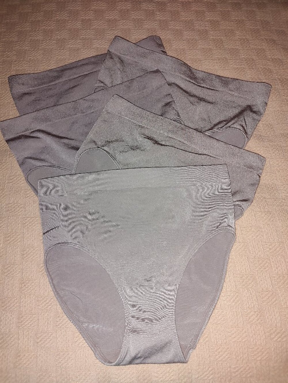 WACOAL B-SMOOTH BRIEFS ALMOST NEW SATELLITE COLOR #838175 LOT 5 PR SIZE 5 SMALL
